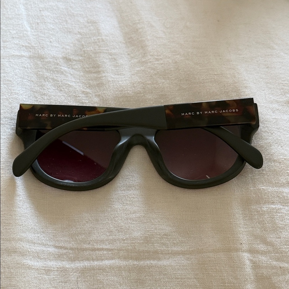 Marc by Marc Jacobs Black and Tortoise Sunglasses - Black/Green Frame